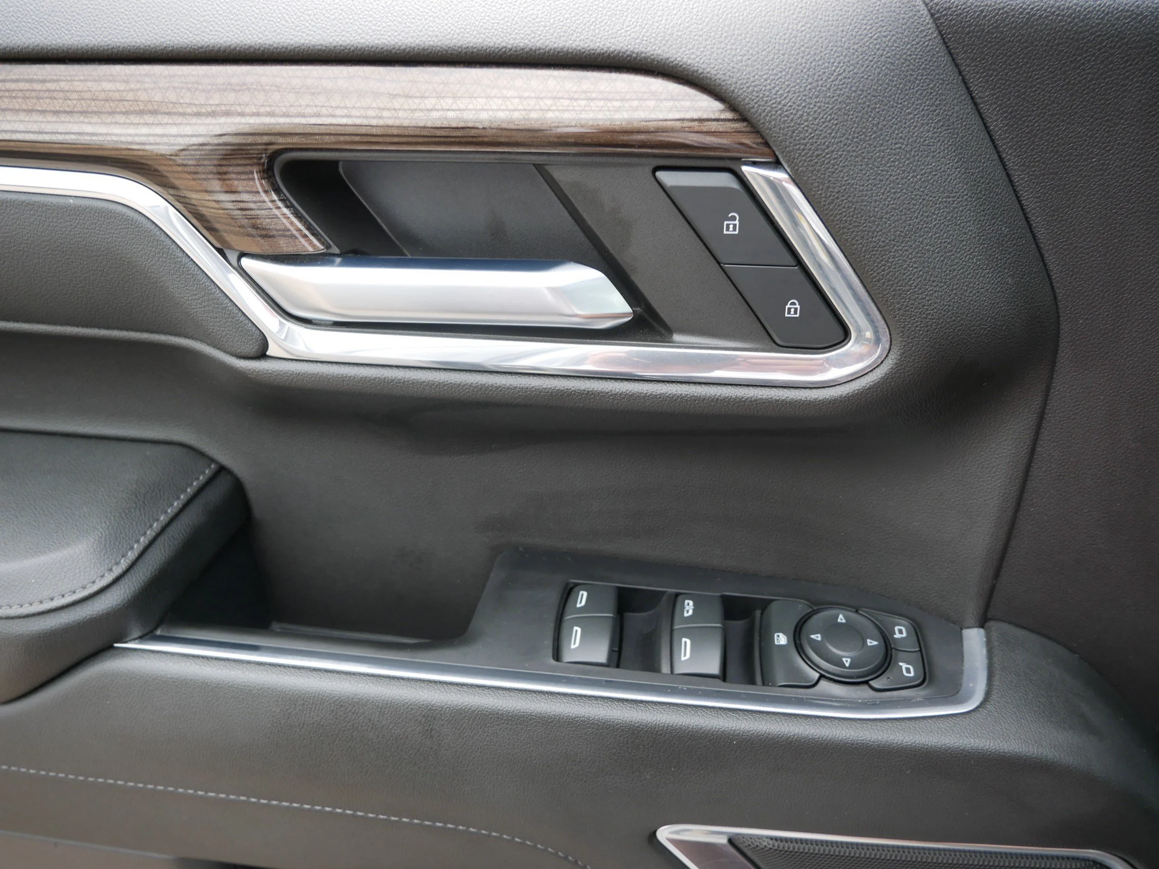Used 2024 Sterling Gray Metallic Chevrolet RST image 27