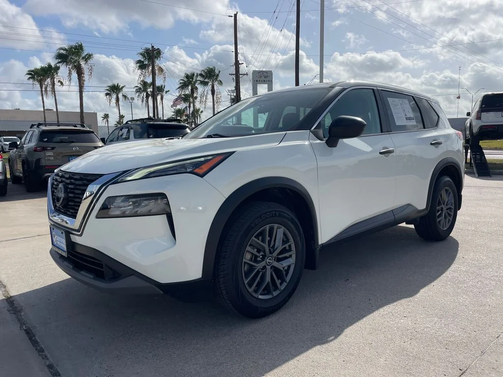 Used 2023 White Nissan S image 1