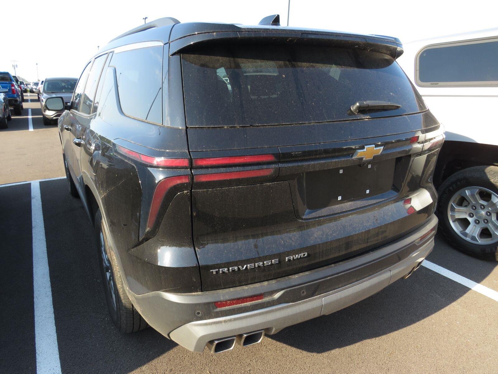 Used 2025 Mosaic Black Metallic Chevrolet AWD LT image 8