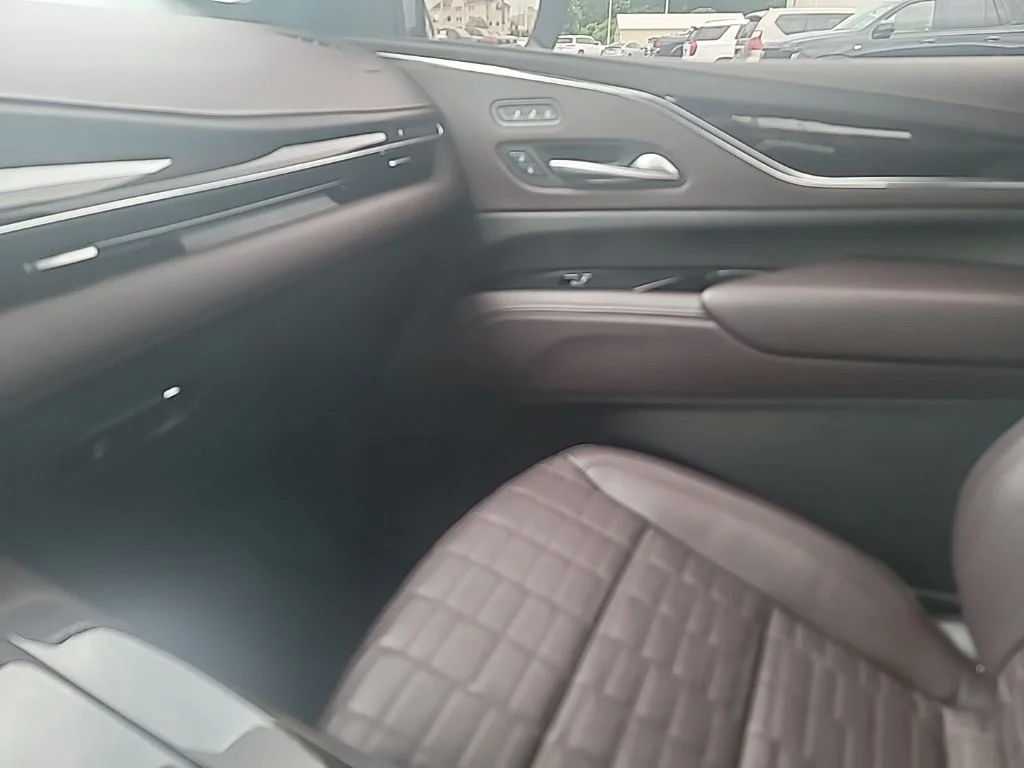 Used 2024 Silver Cadillac Sport Platinum image 27