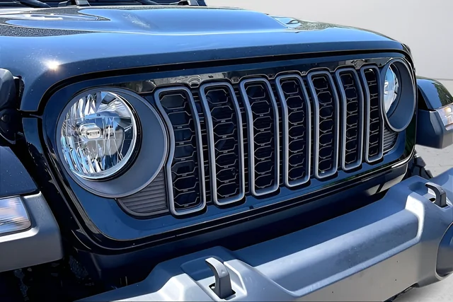Used 2024 Black Jeep Sport S image 27