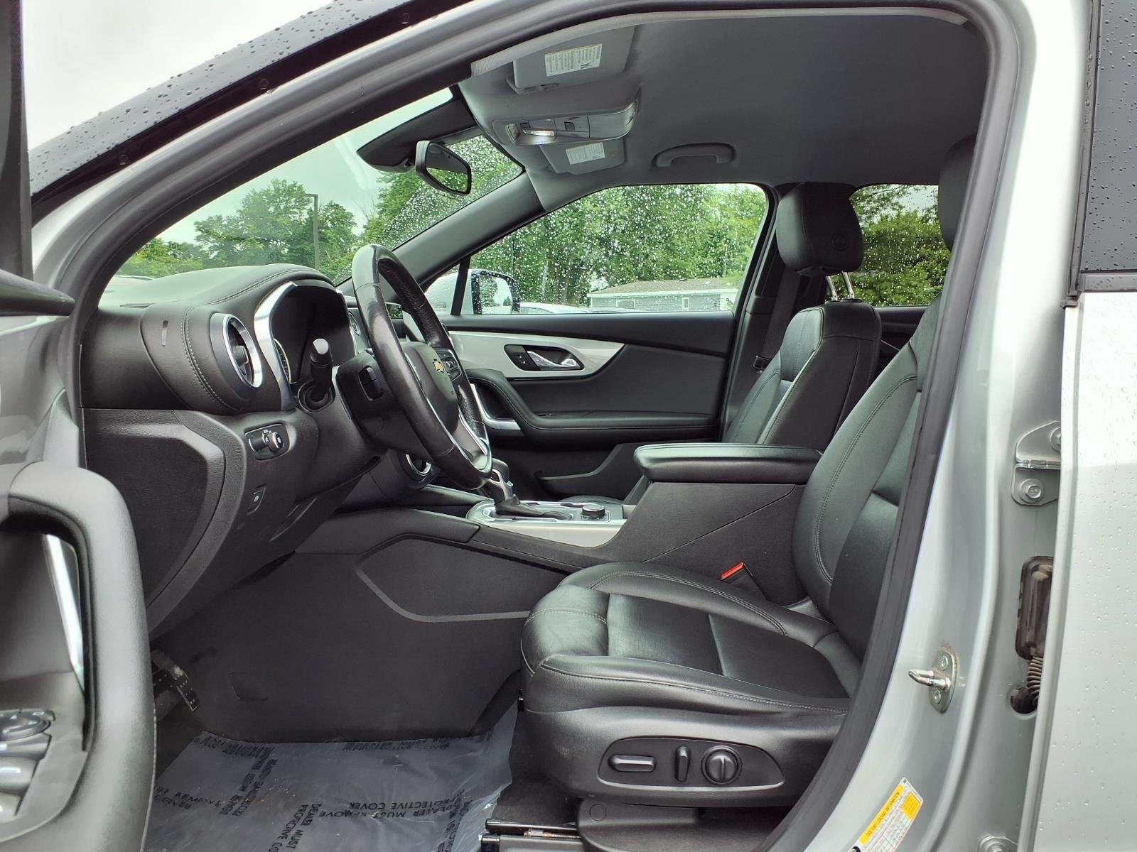 Used 2021 SILVER ICE METALLIC Chevrolet LT image 22
