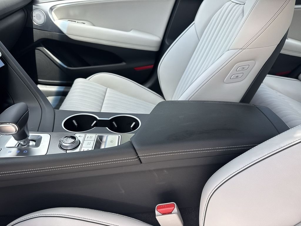 New 2026 Black Genesis 3.3T SPORT PRESTIGE image 24