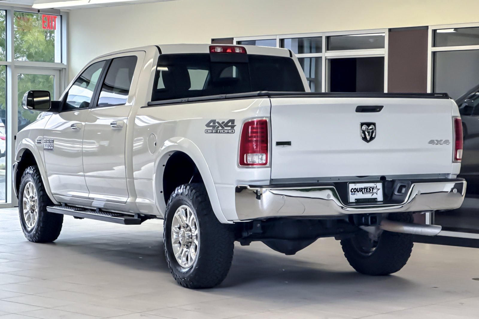 Used 2018 Bright White Clearcoat Ram Laramie image 6