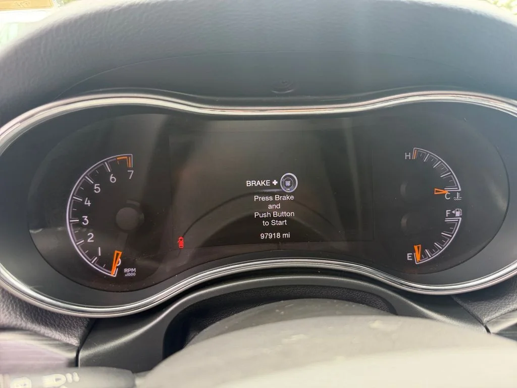 Used 2021 Red Jeep Laredo E image 18