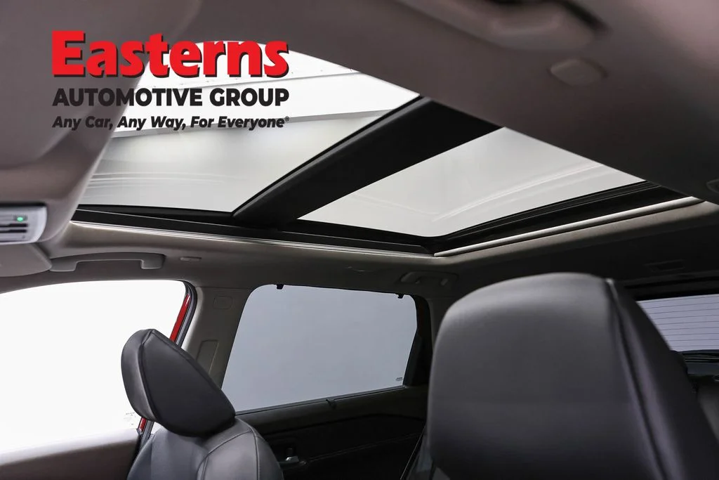 Used 2023 Red Nissan SV image 34