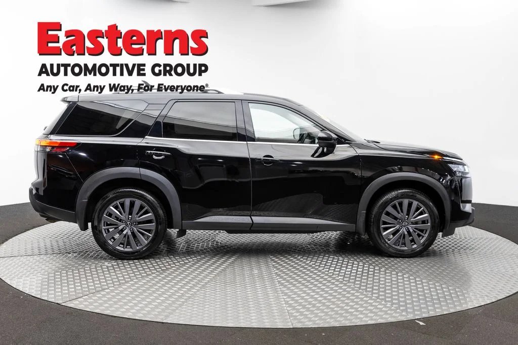 Used 2023 Black Nissan SL image 4