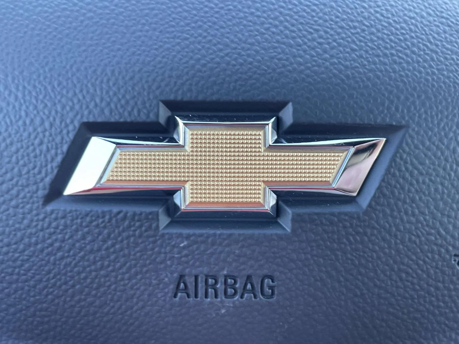 New 2027 Sterling Gray Metallic Chevrolet LT image 27