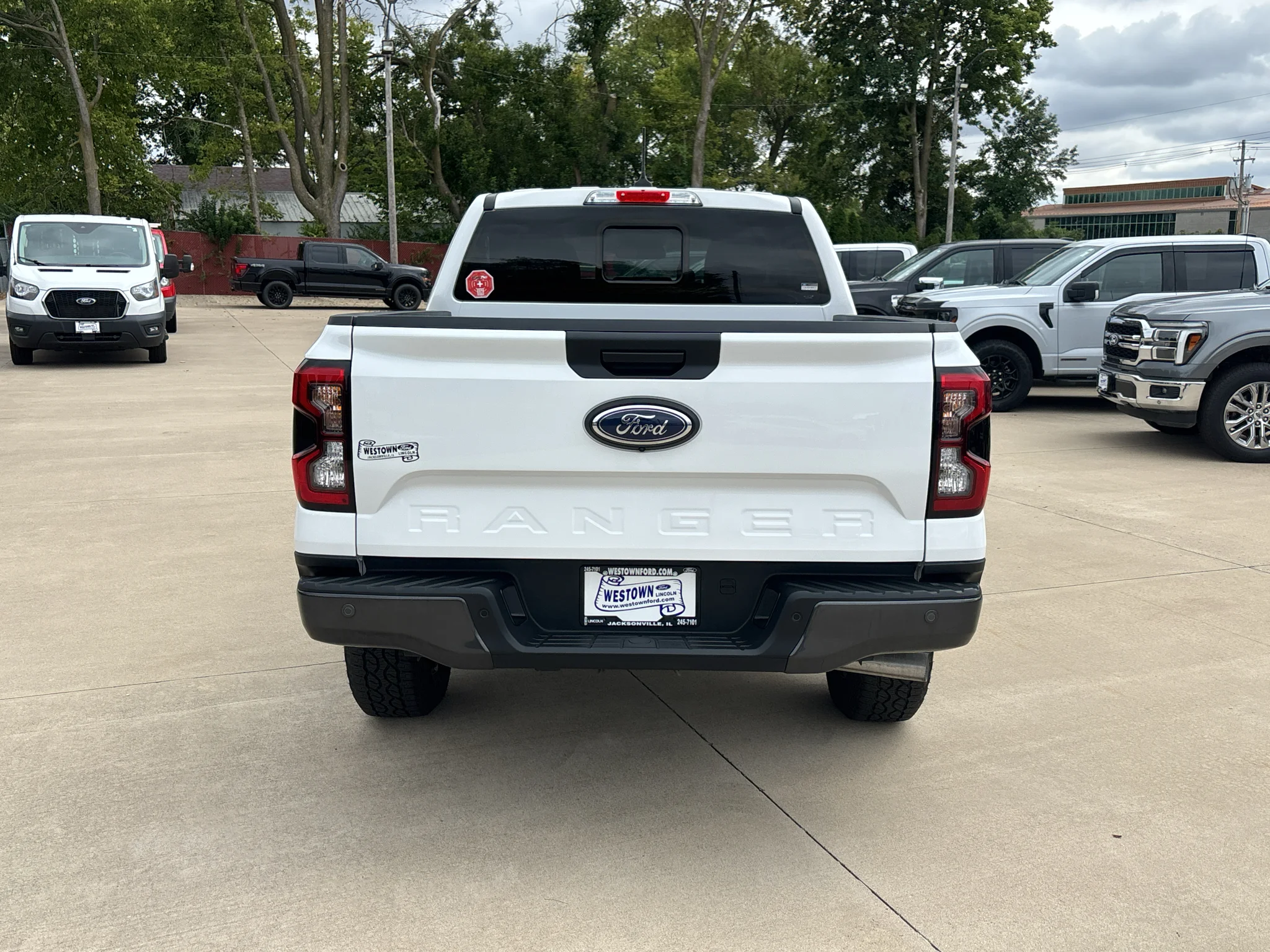 Used 2025 Oxford White Ford LARIAT image 21