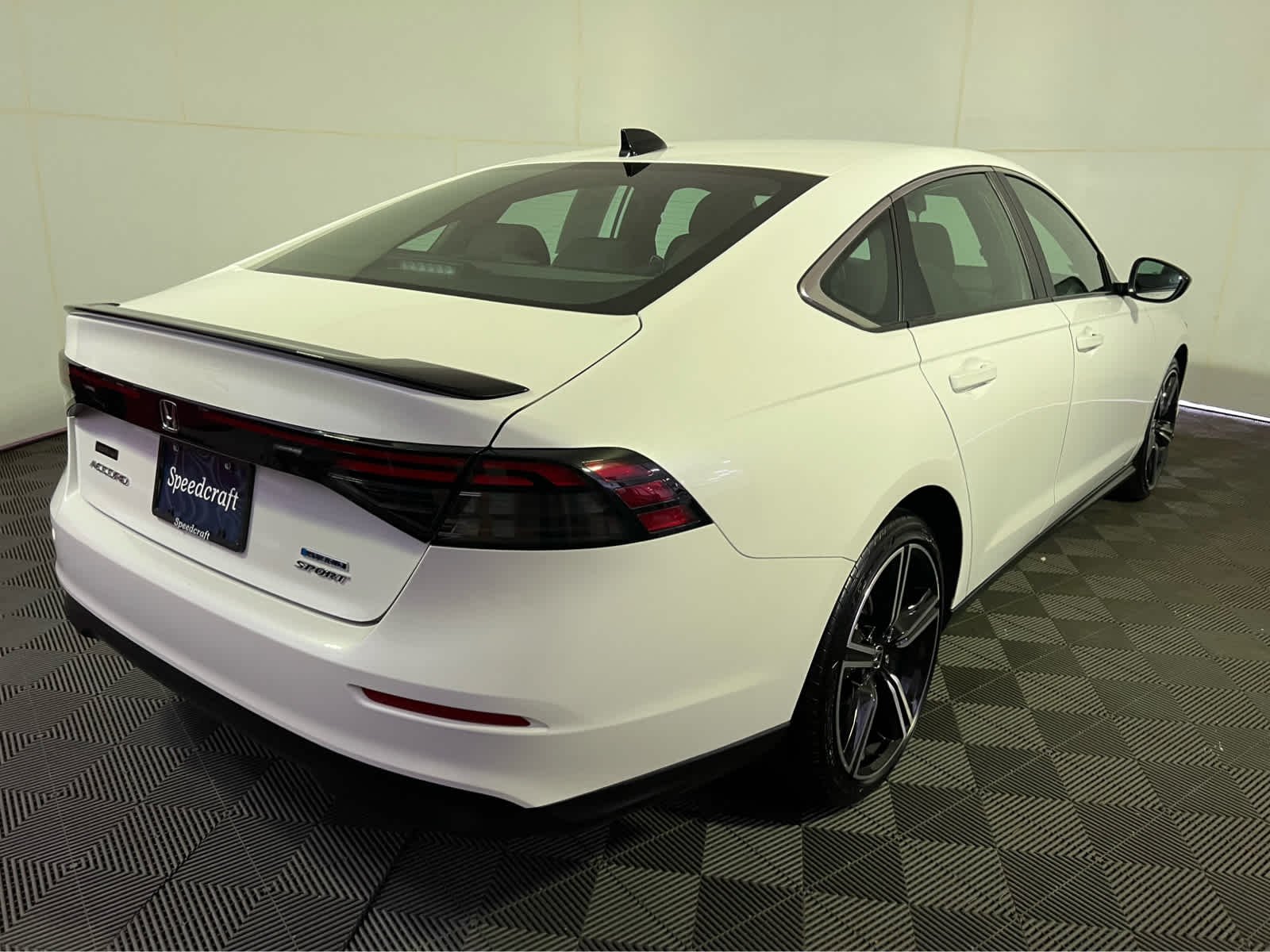 Used 2025 Platinum White Pearl Honda Sport image 7