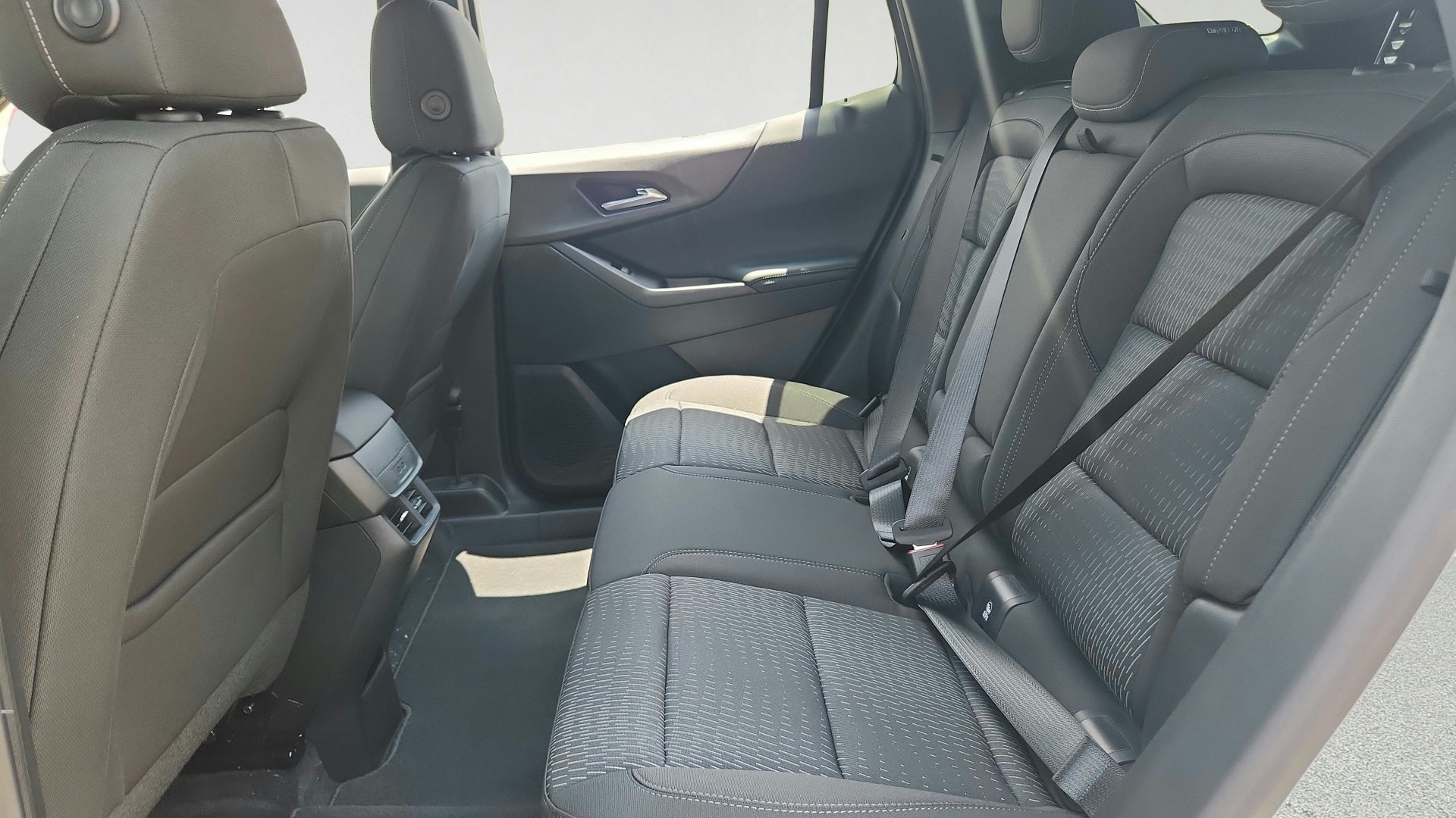 2027 Chevrolet Equinox LT - Photo 20