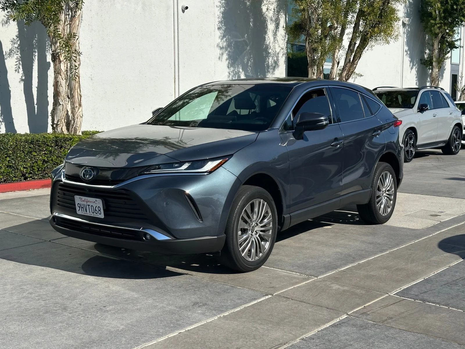 2023 Toyota Venza Limited Hybrid AWD's photo