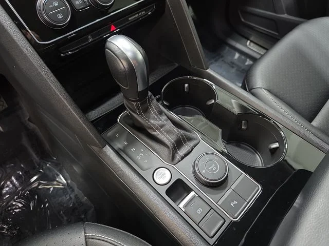 Used 2023 Gray Volkswagen 3.6L V6 SE w/Technology image 25