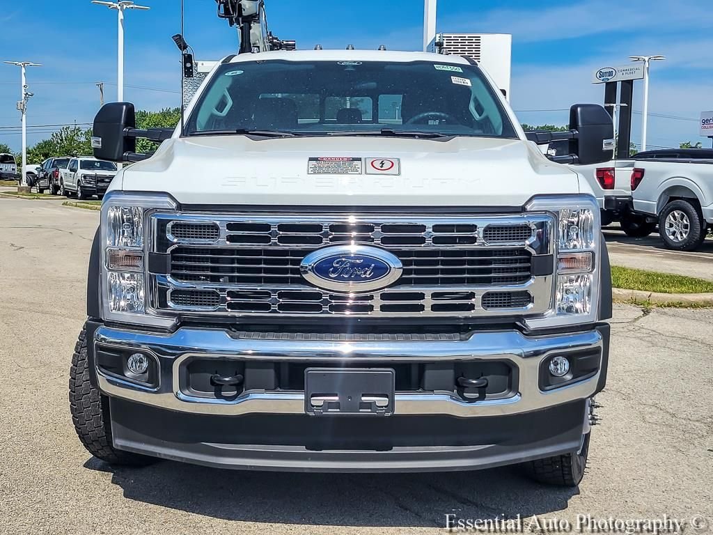 New 2026 Oxford White Ford F-550® XL image 4