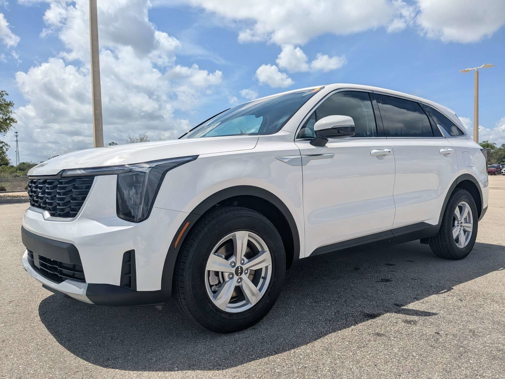 New 2026 Glacial White Kia LX image 9