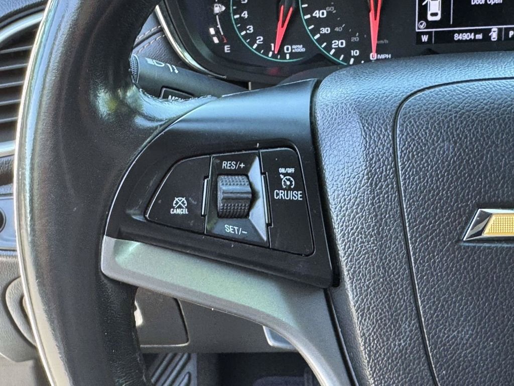 Used 2020 White Chevrolet LT image 12