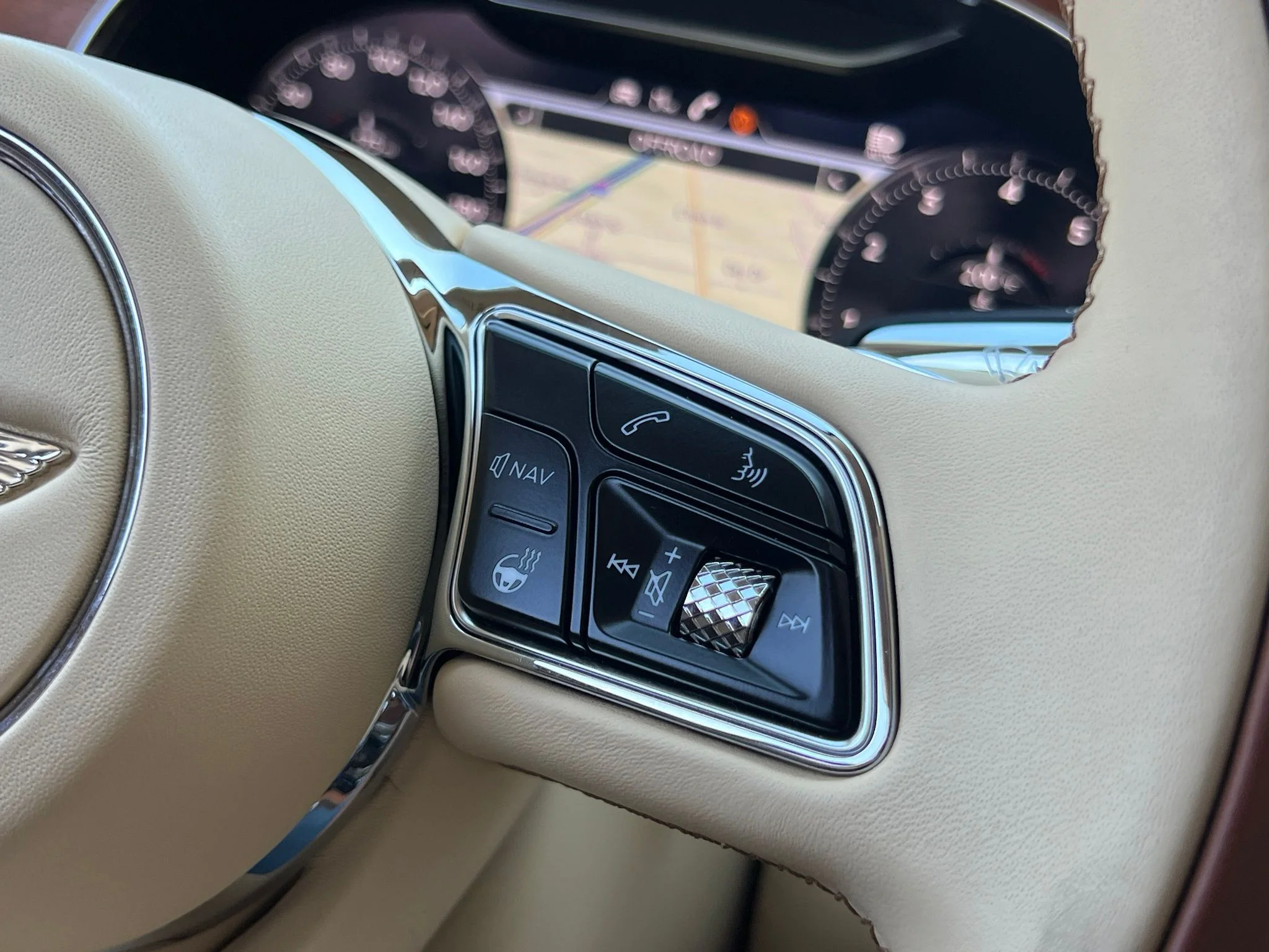 Used 2023 Gold Bentley Speed image 28