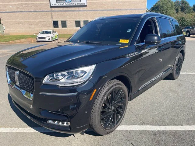 Used 2022 Black Lincoln Reserve image 1