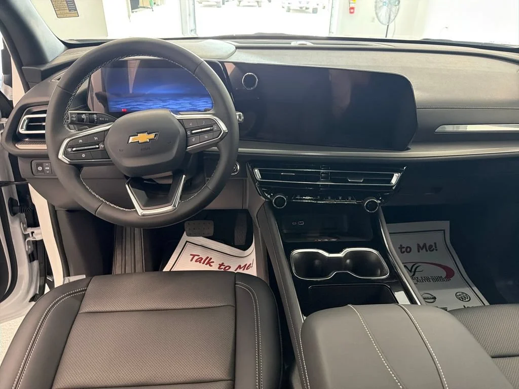 New 2027 Summit White Chevrolet LT image 15