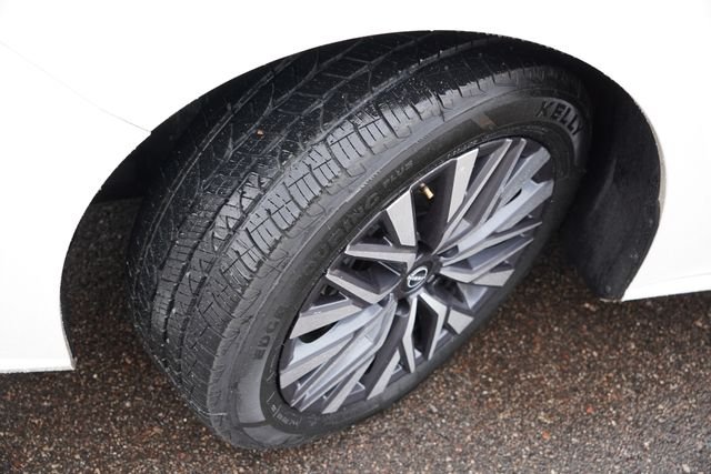 2025 Nissan Altima SV - Photo 13