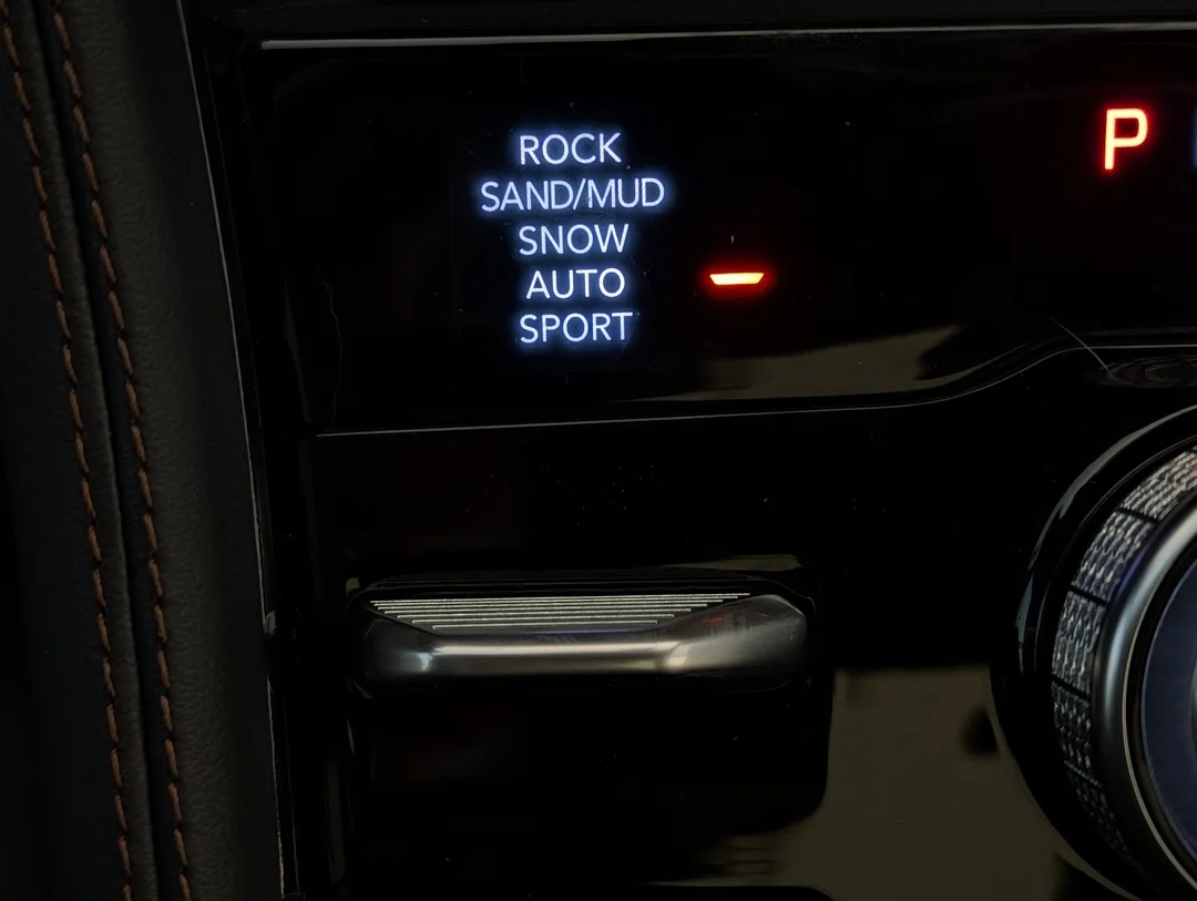 New 2026 Grey Jeep Summit - - 4x4 - Advanced ProTech Group IV - Palermo Leather Seats - Head-Up Display & More! image 22