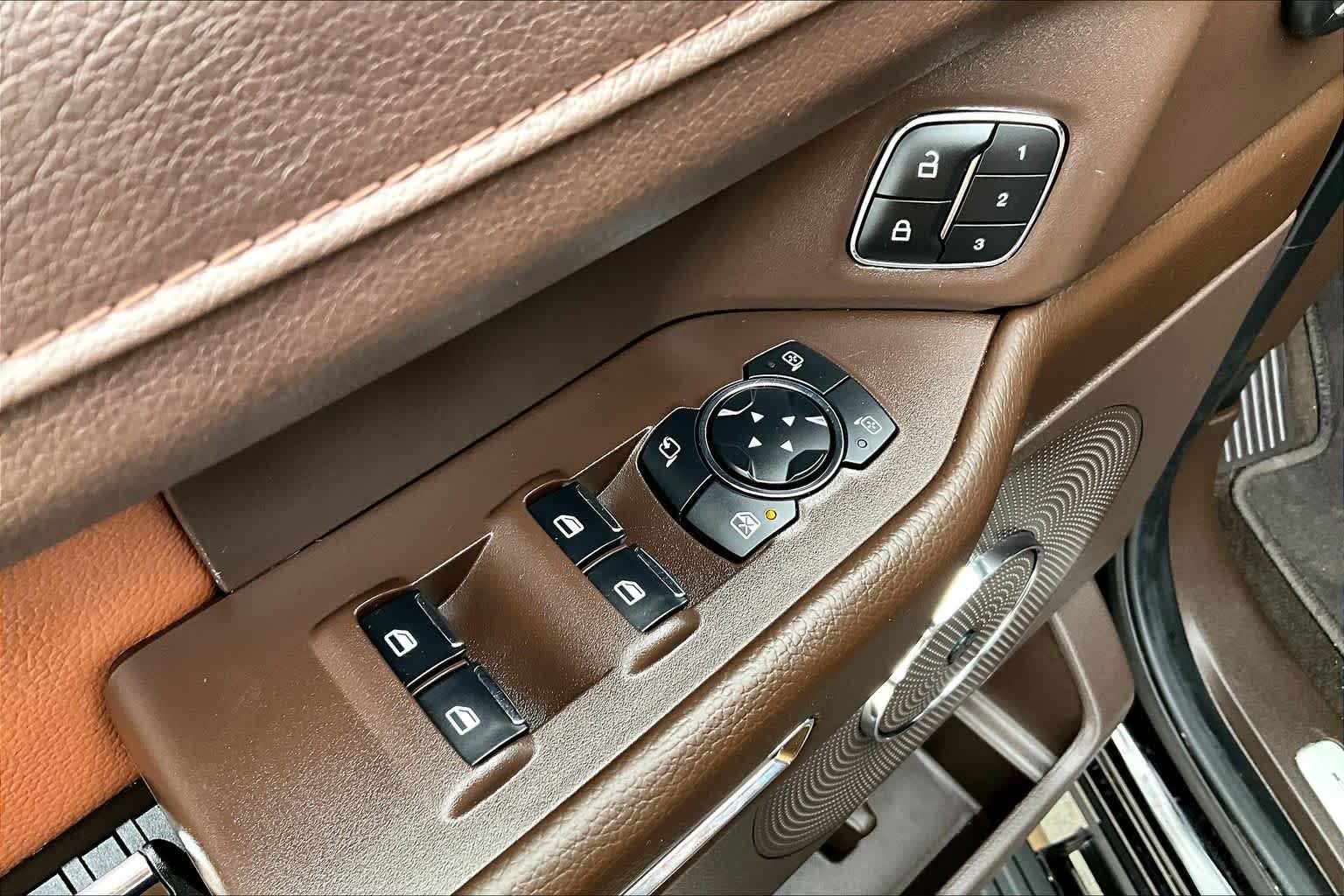 Used 2024 Agate Black Ford King Ranch image 32