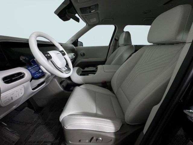 New 2026 Black Hyundai SEL 7P image 6