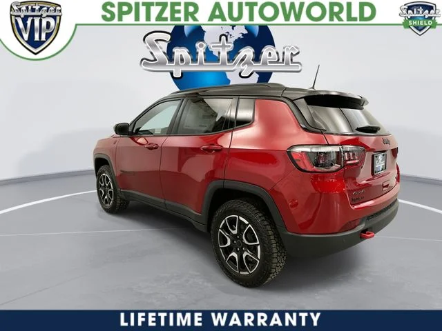 New 2026 Red Hot Pearl-Coat Exterior Paint Jeep Trailhawk image 7