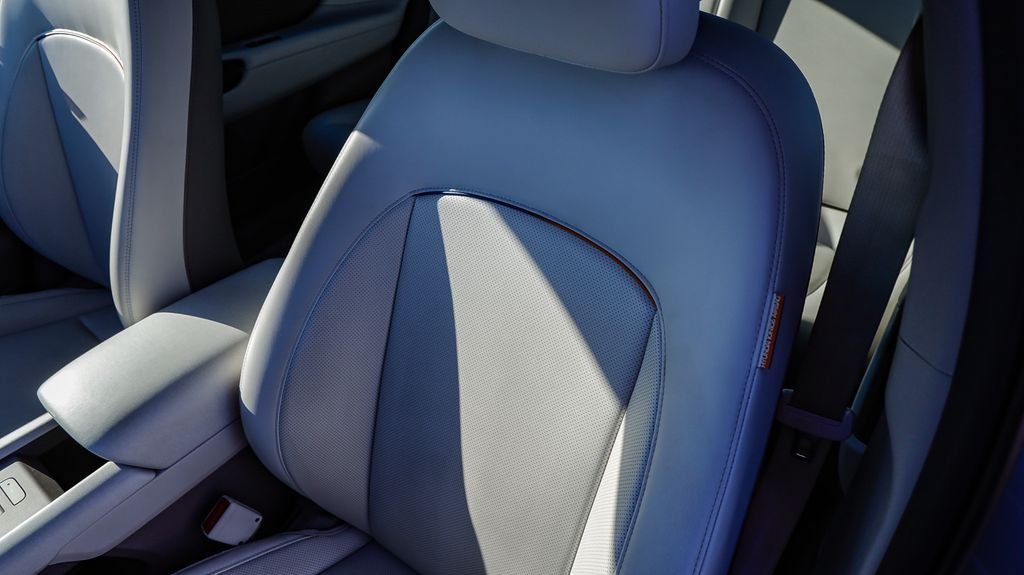 Used 2023 Blue Hyundai SEL image 29