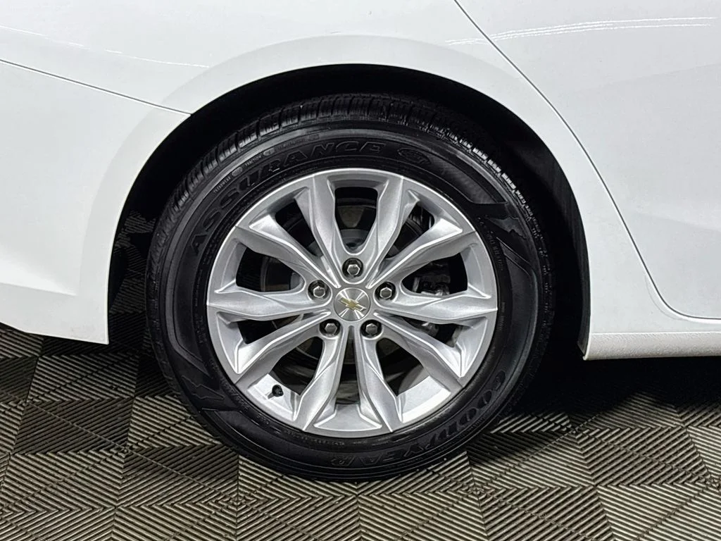 Used 2023 White Chevrolet LT image 21