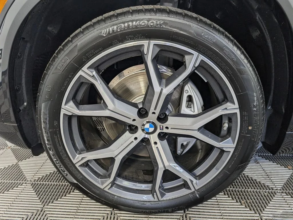 New 2026 Black Sapphire Metallic BMW xDrive40i image 10