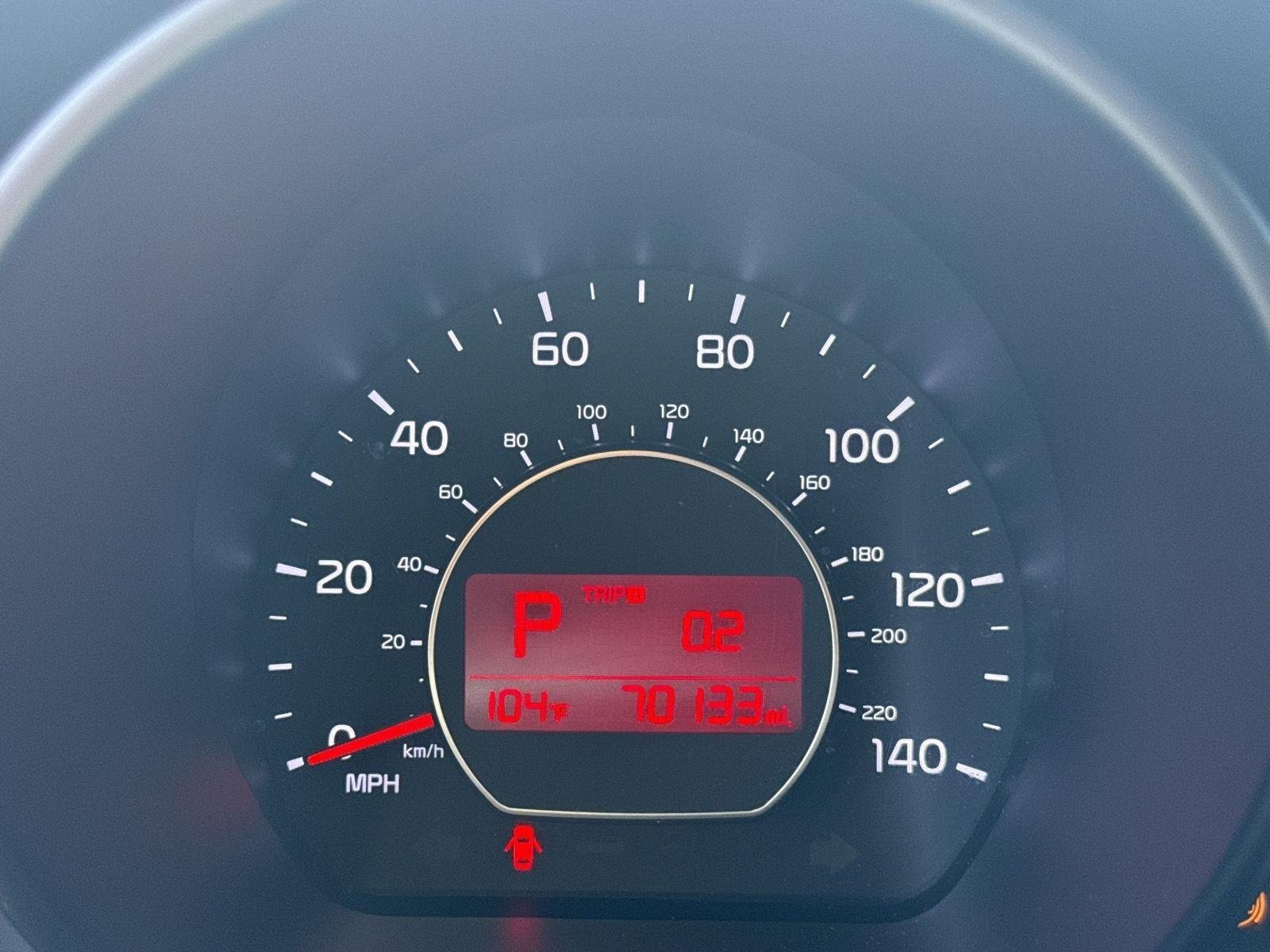 Used 2015 Inferno Red Kia ! image 2