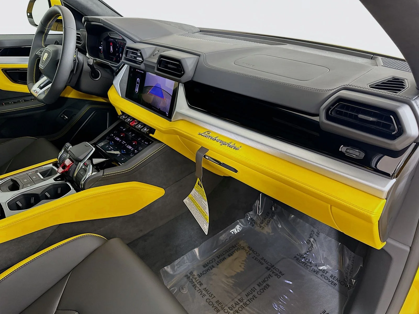 Used 2025 Yellow Lamborghini  image 39