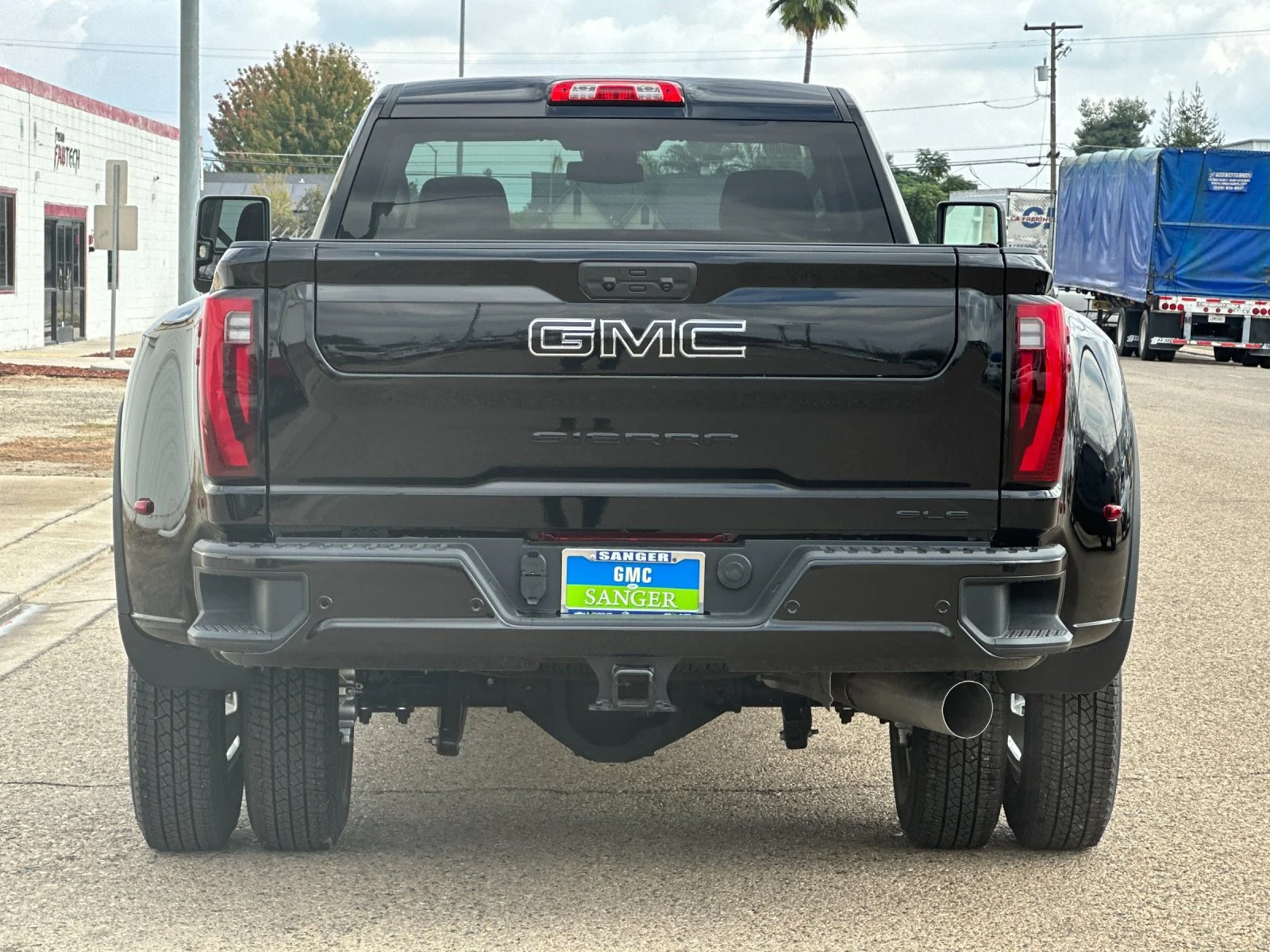 New 2026 Onyx Black GMC SLE DRW image 5