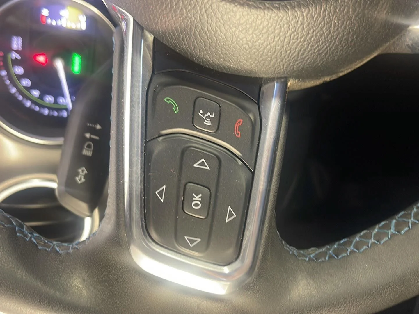 Used 2023 Granite Crystal Metallic Clearcoat Jeep Rubicon image 22