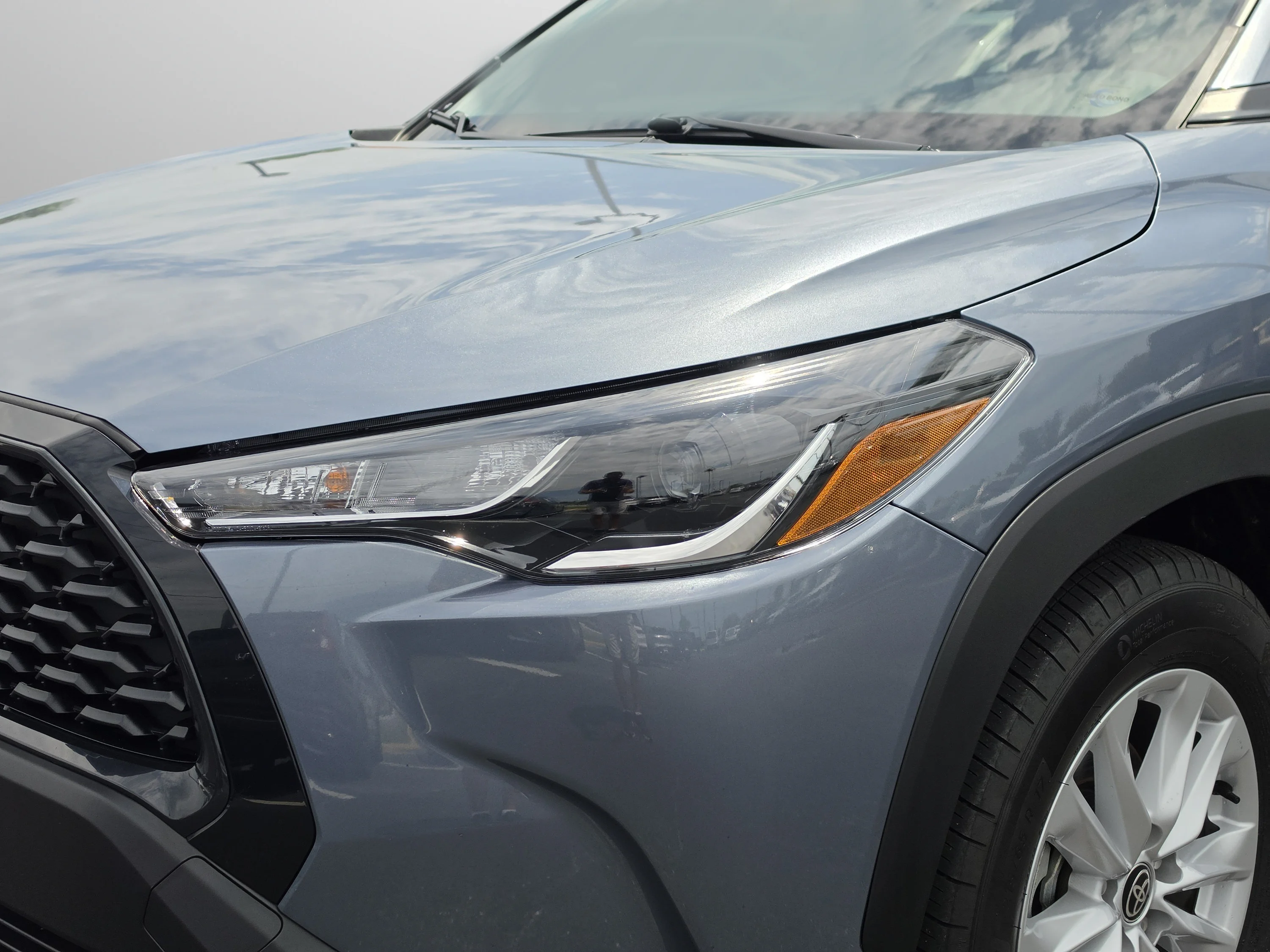 Used 2023 Celestite Toyota LE image 13
