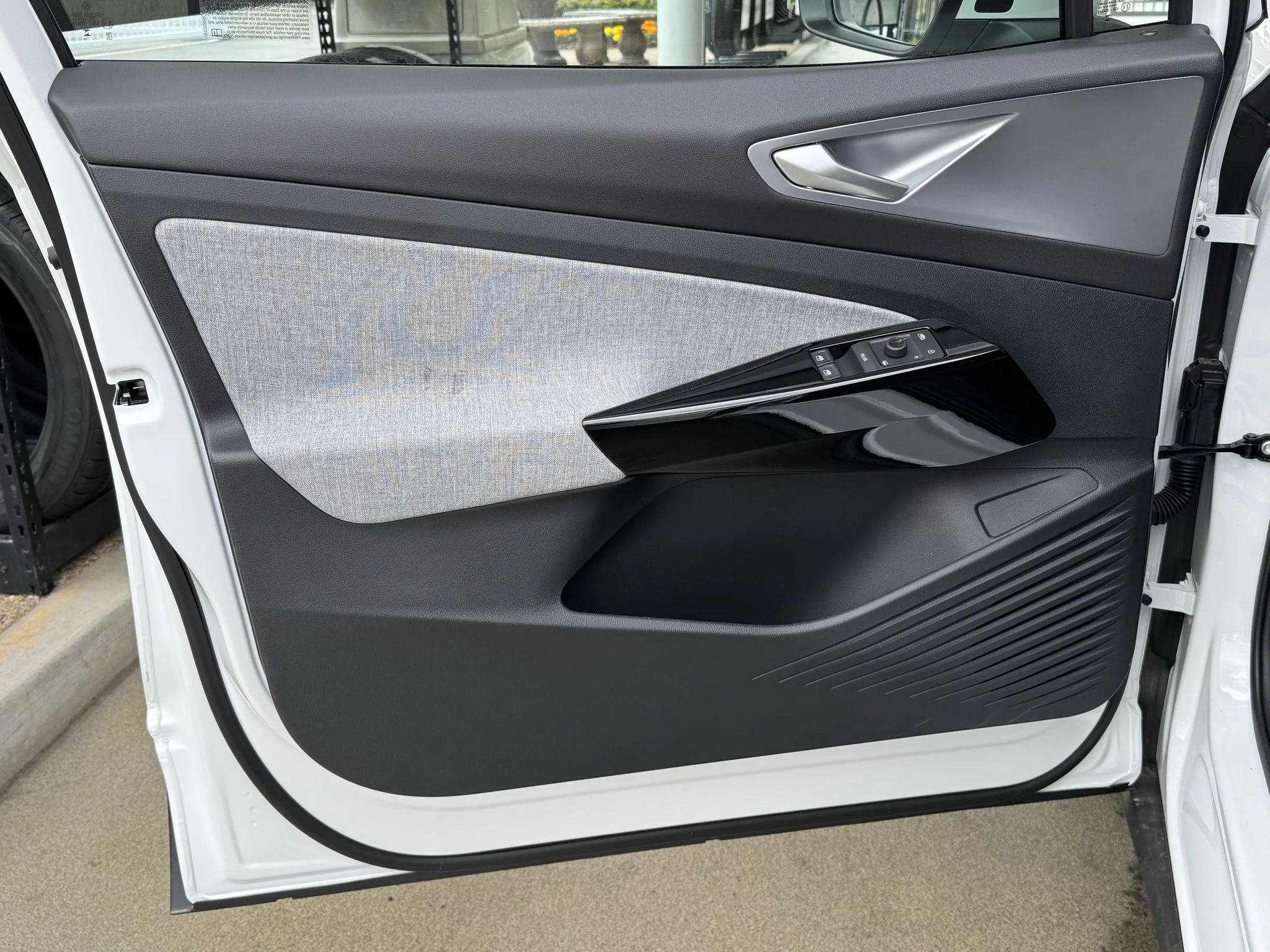 New 2026 Opal White Pearl Volkswagen Pro image 10