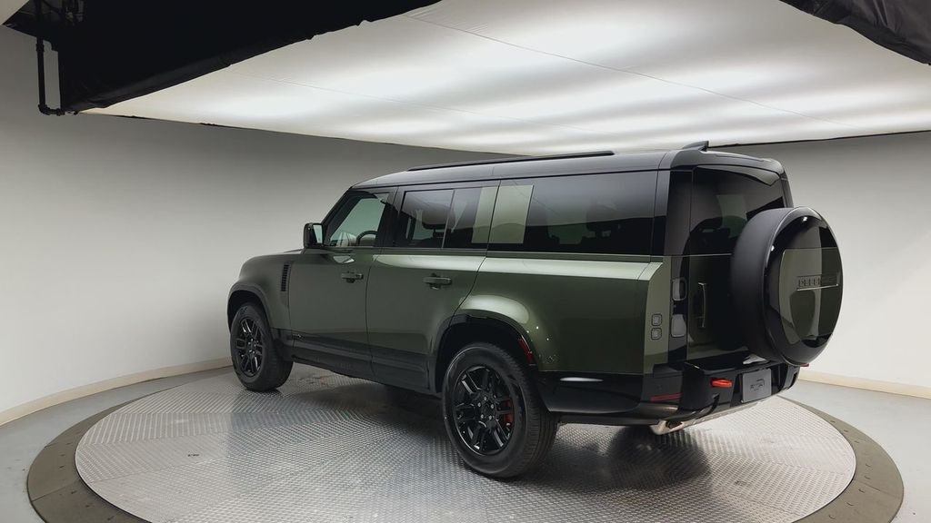 New 2026 Woolstone Green Metallic Land Rover X image 4