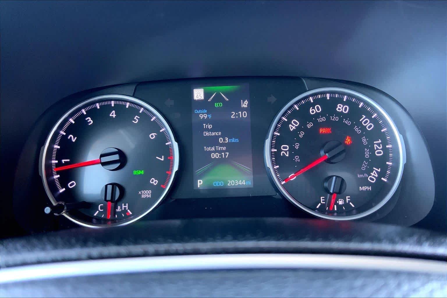 Used 2022 Silver Sky Metallic Toyota XLE Premium image 25