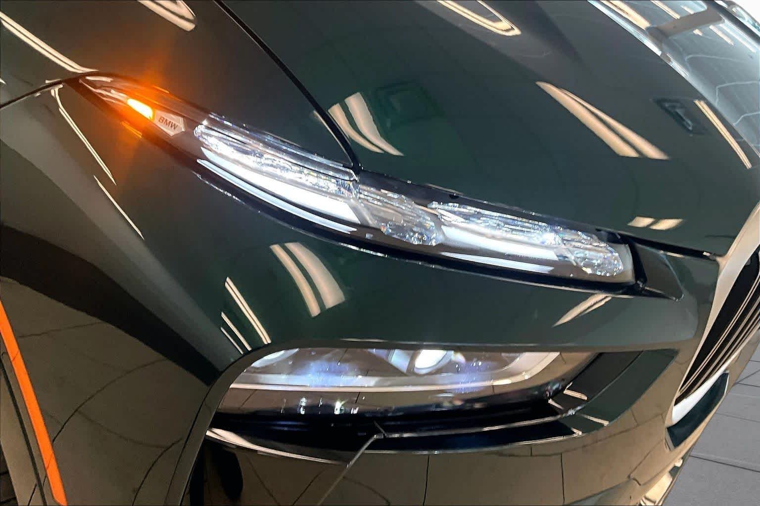 Used 2025 ALPINA Green Metallic BMW ALPINA XB7 image 26