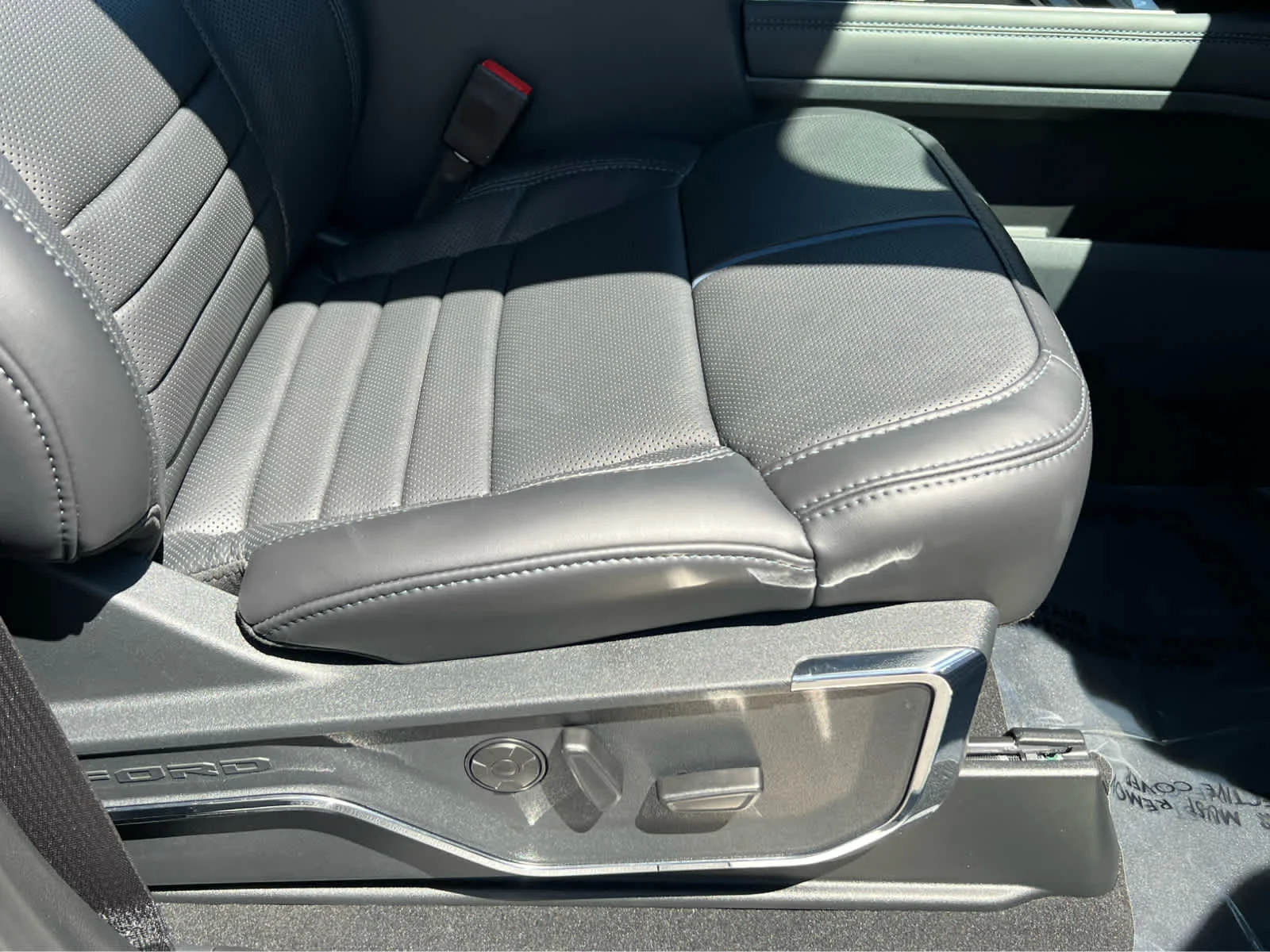 New 2026 Carbonized Gray Metallic Ford F-350® Platinum® image 18