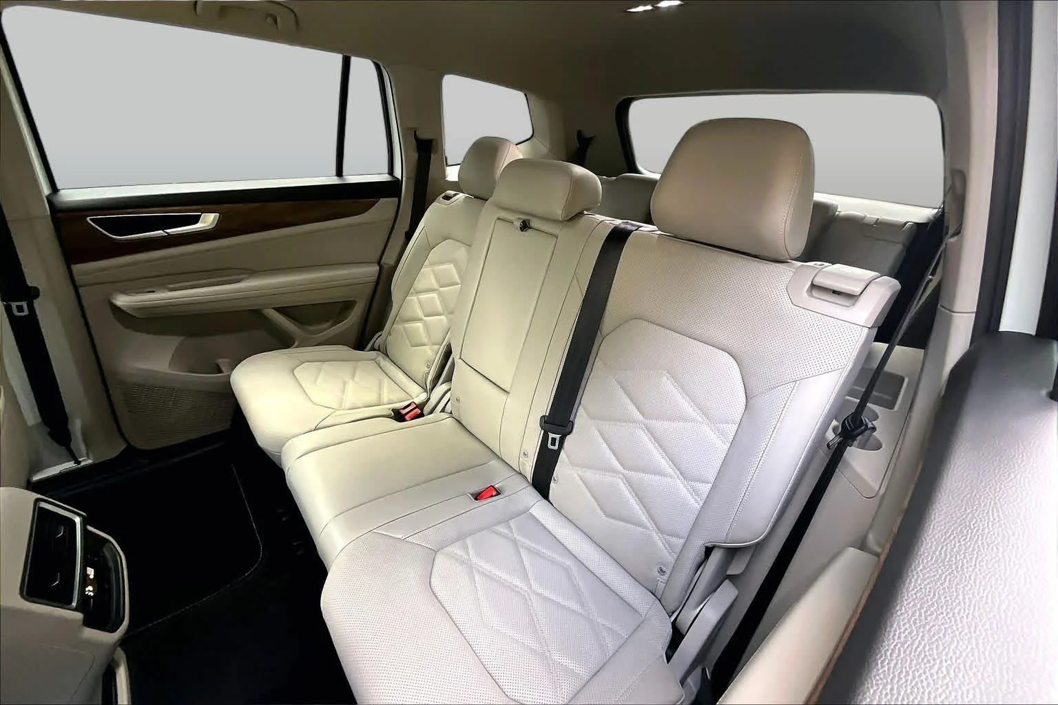 Used 2024 Pure White Volkswagen 2.0T SE image 20