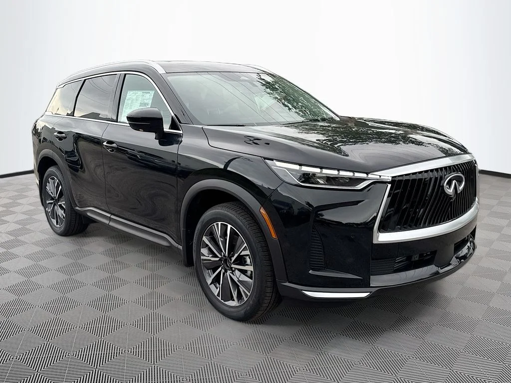 Used 2027 Black INFINITI LUXE image 4