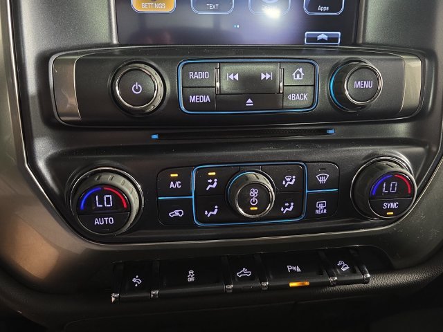 Used 2018 GRAPHITE METALLIC Chevrolet LT image 22