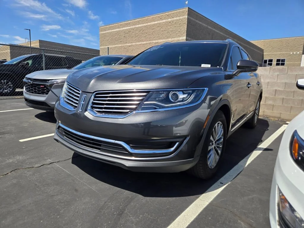 Used 2017 Magnetic Gray Metallic Lincoln Select image 2