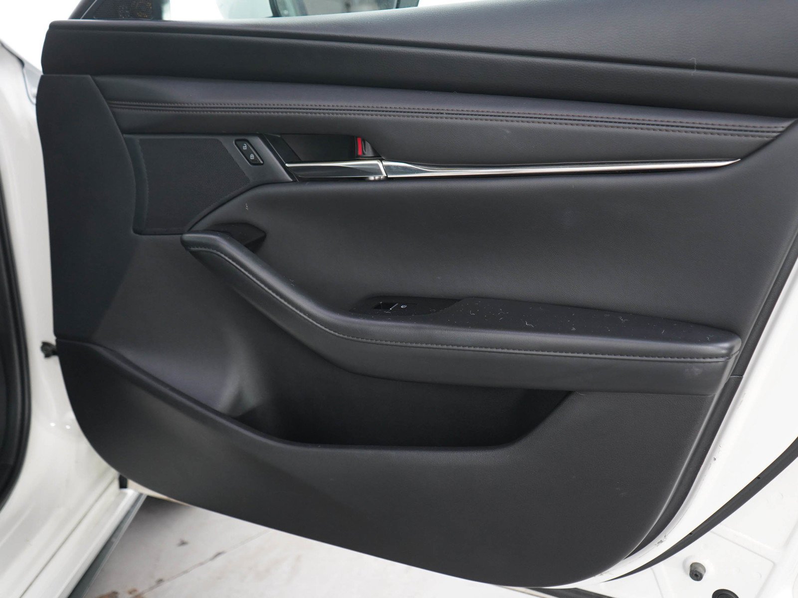 Used 2024 Snowflake White Pearl Mica Mazda 2.5 S Preferred Package image 9