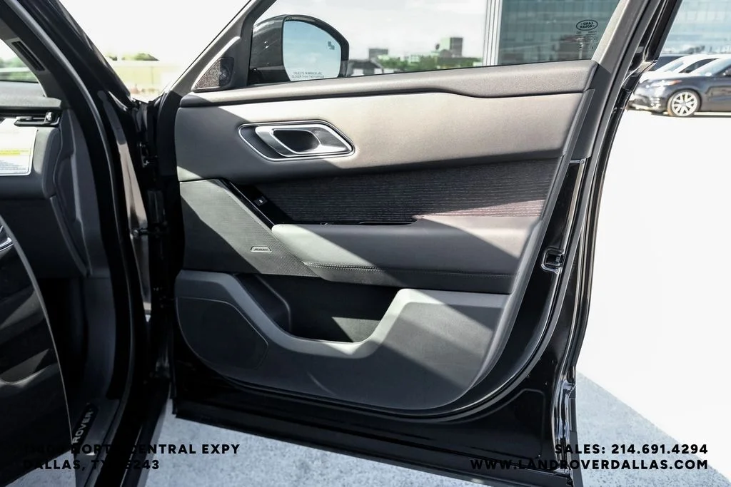 New 2026 Santorini Black Metallic Land Rover S image 42