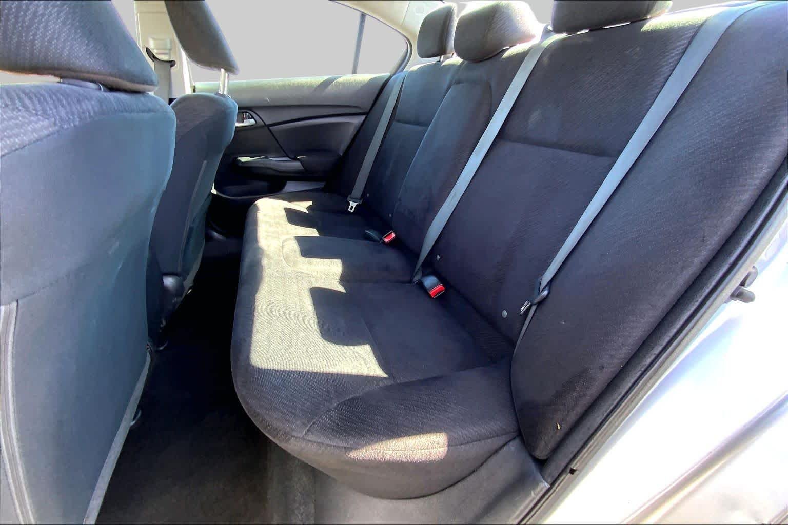Used 2013 Alabaster Silver Metallic Honda LX image 20