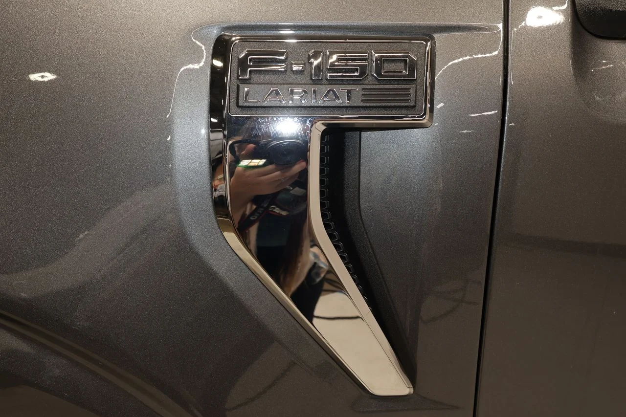 Used 2023 Gray Ford Lariat image 34
