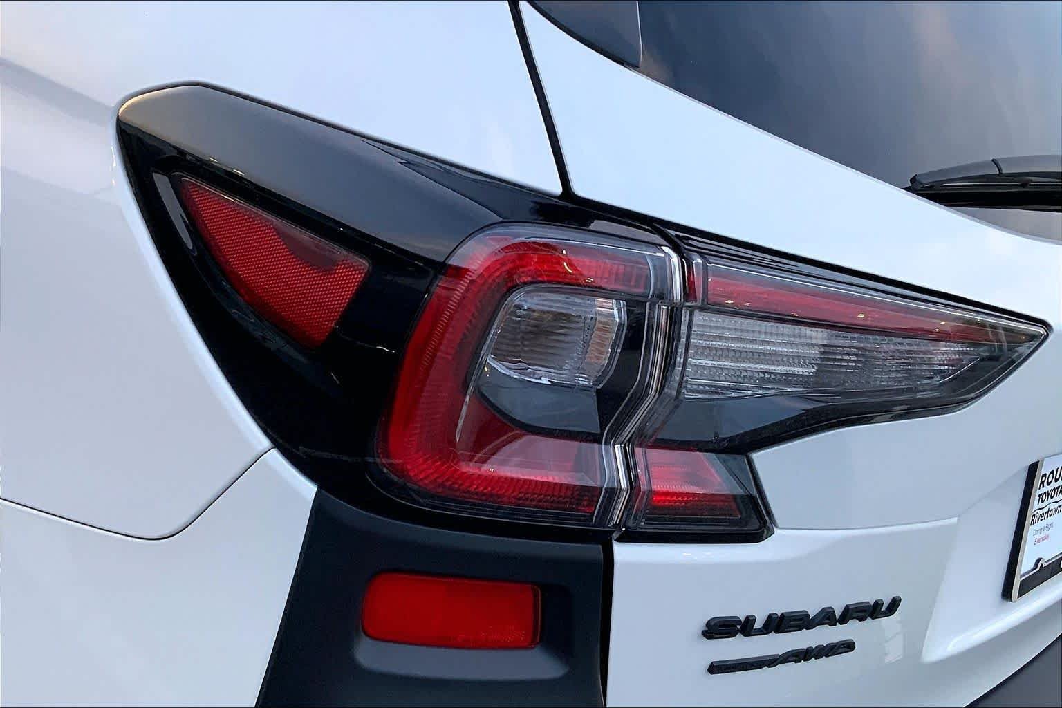 Used 2025 Crystal White Pearl Subaru Wilderness image 27